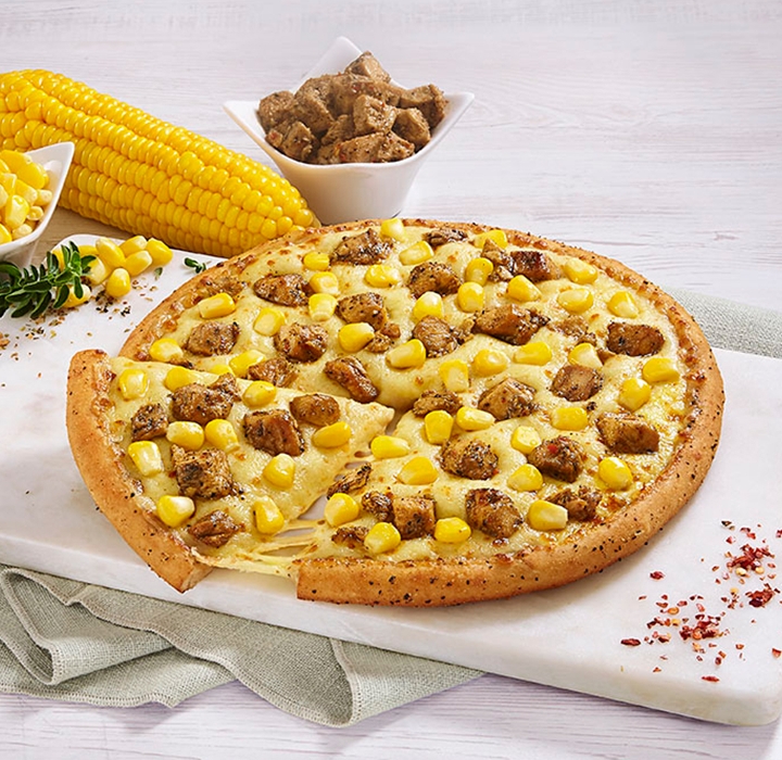 Chicken Golden Delight Pizza - Regular